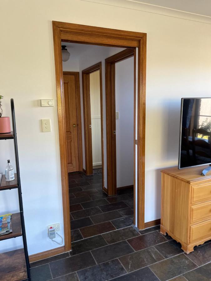 Bicheno Getaway For Two Apartment ภายนอก รูปภาพ